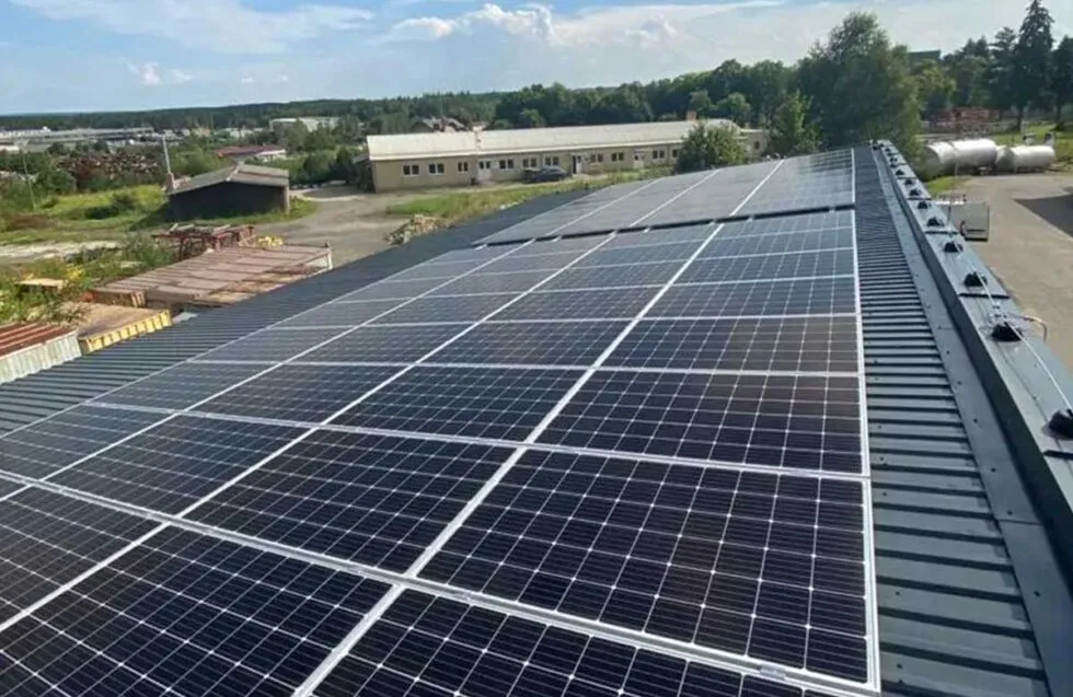Střešní část fotovoltaické instalace