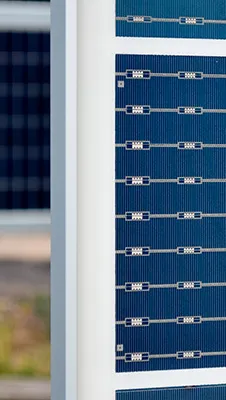 Zemní fotovoltaická instalace na volné ploše